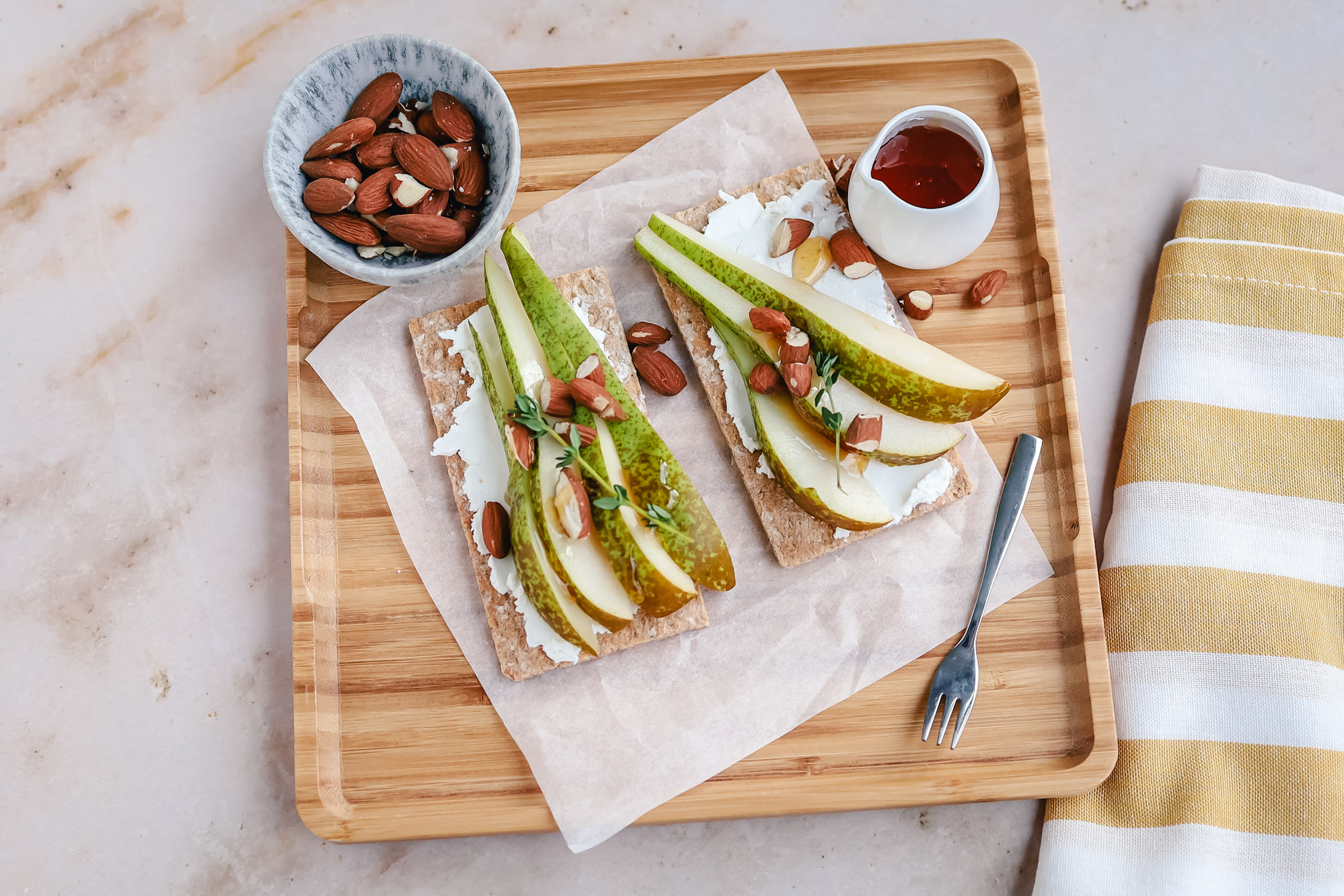 Crackers met geitenkaas en peer FitChef recept