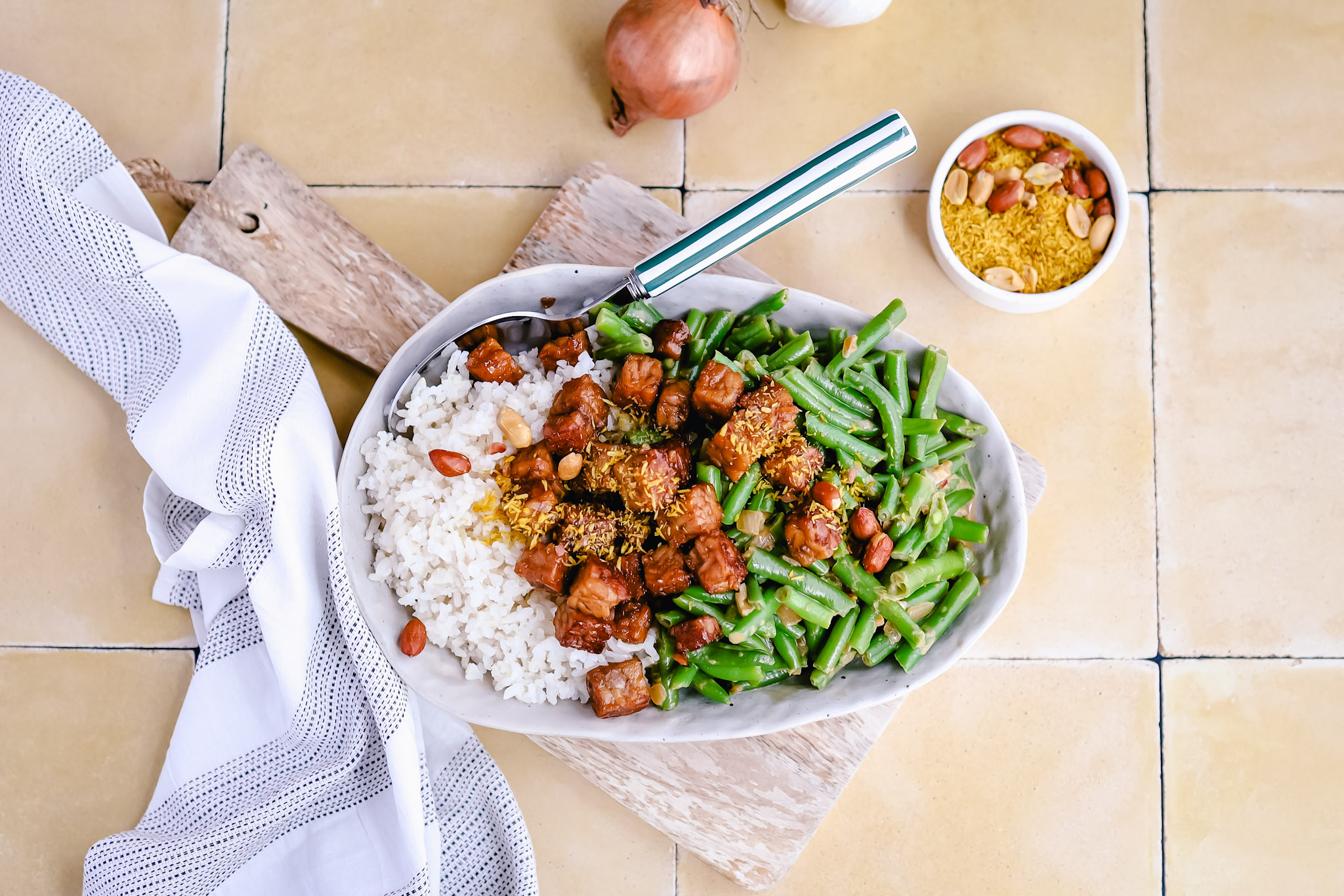 Rijst met sajoerboontjes en sticky tempeh FitChef recept