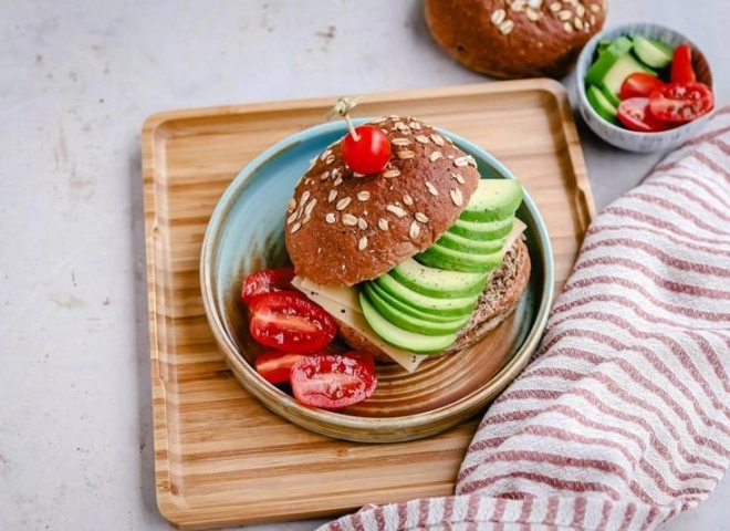 broodje-kaas-avocado-webversie