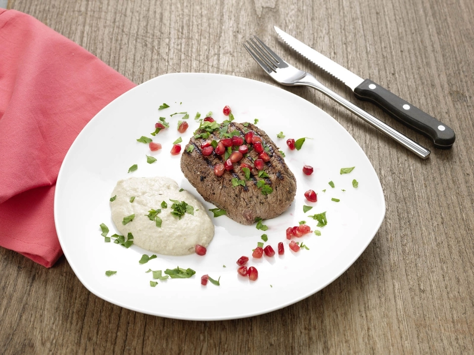 Kogelbiefstuk met cannellini hummus