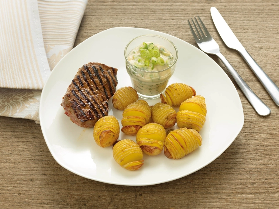 Oosterse biefstuk met hasselback krieltjes