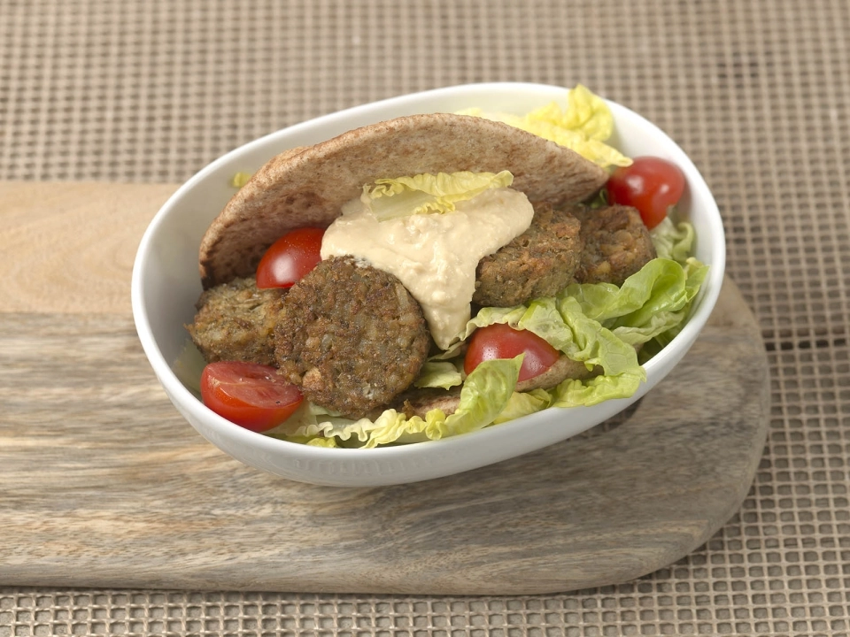Pitabroodje met falafel balletjes & hummus