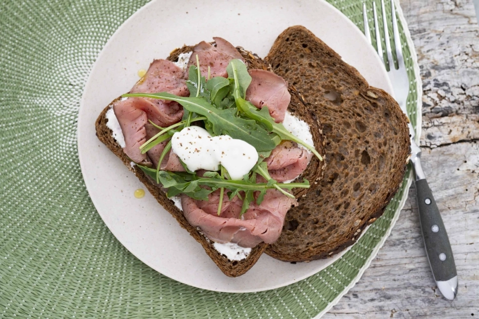 Pittige rosbief sandwich