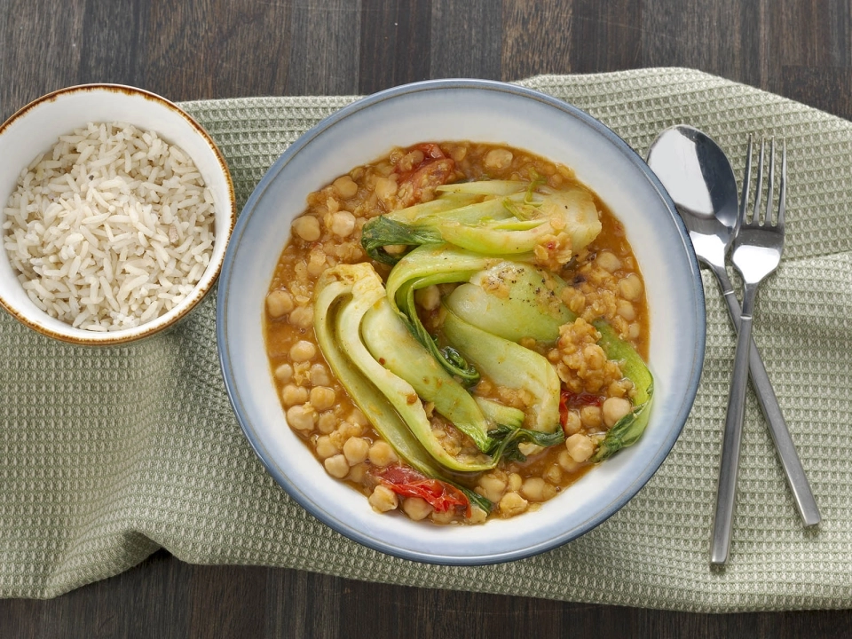 Rode curry met linzen & Shanghai paksoi