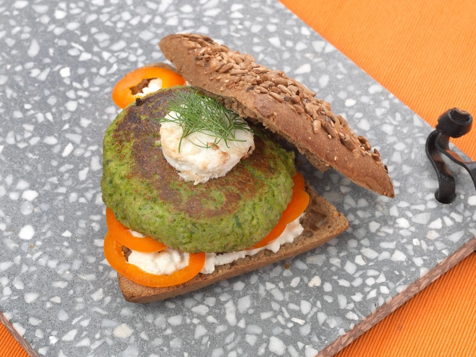 Triangel met erwtenburger & geitenkaas