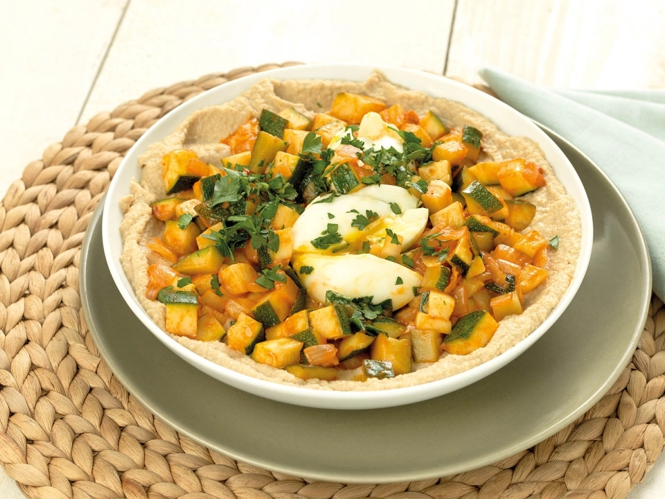 Warme hummus met pittige courgette
