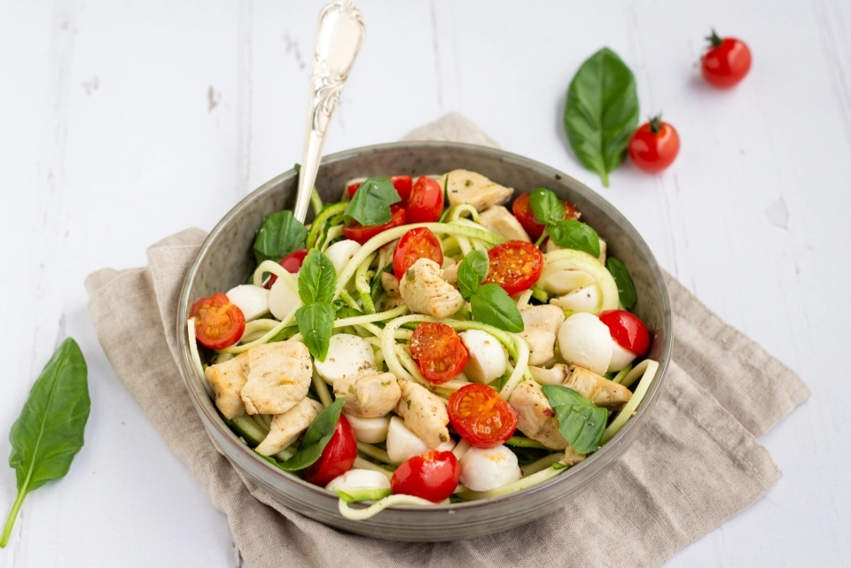 Courgettespaghetti caprese