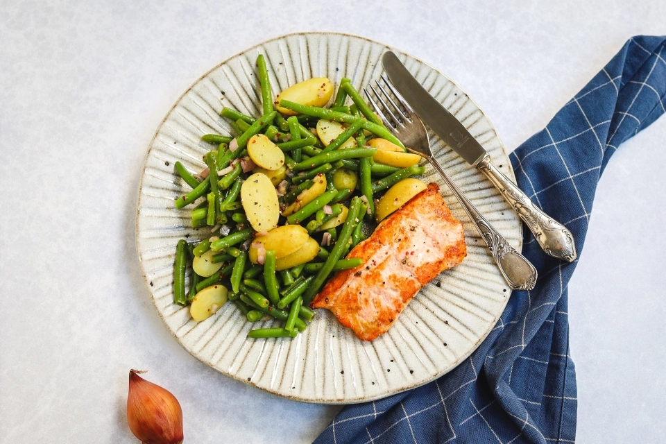 Sperziebonen & krieltjes salade met zalm