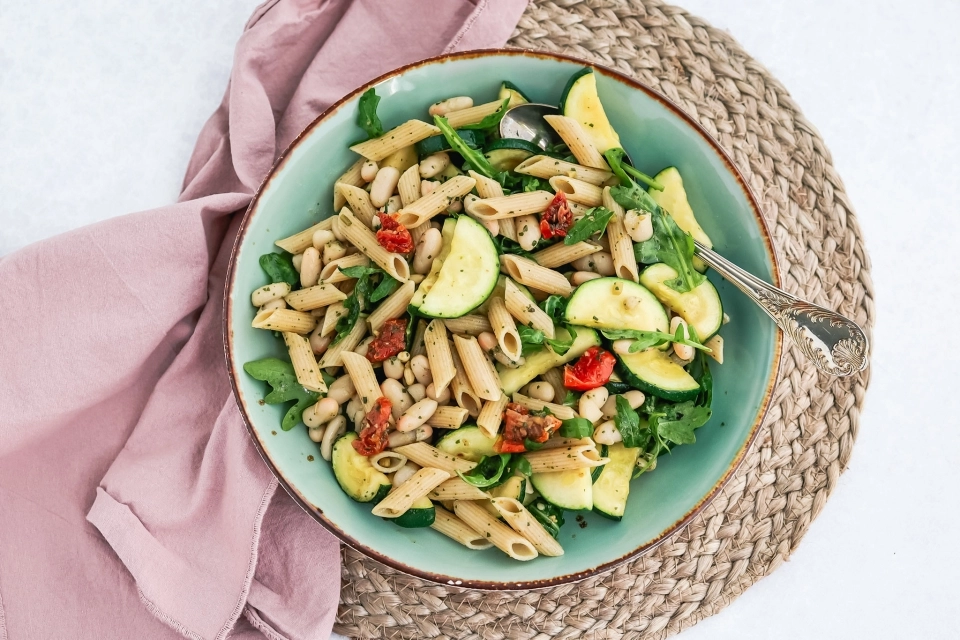 Penne met bonen & pesto
