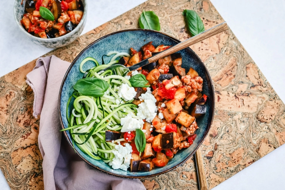 Courgetti met kipgehakt in groentesaus