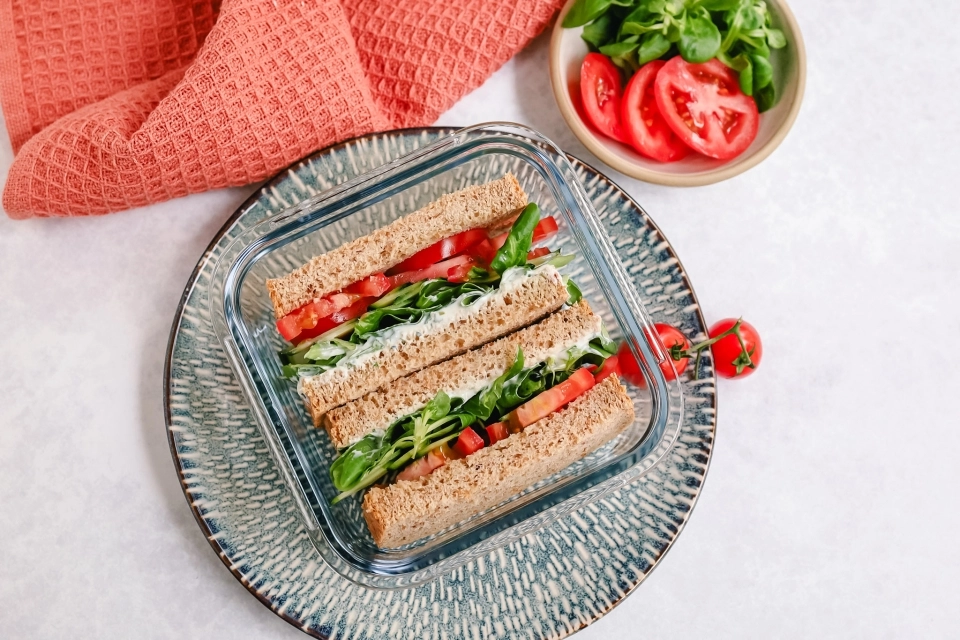 Sandwich met zuivelspread & groenten