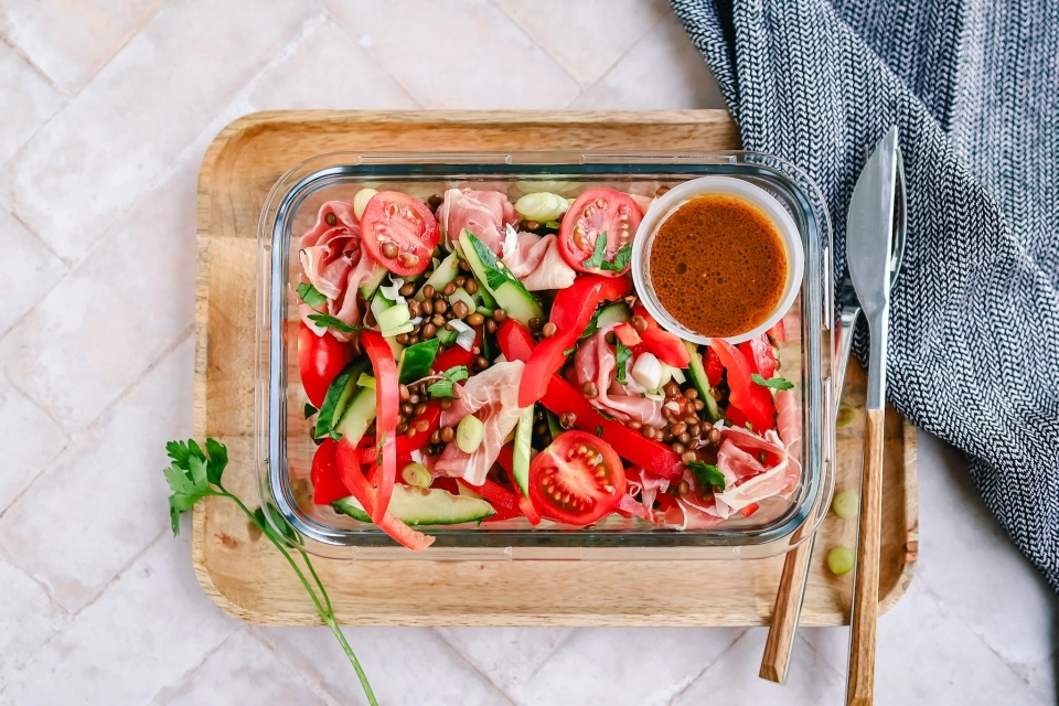Linzensalade met rauwe ham