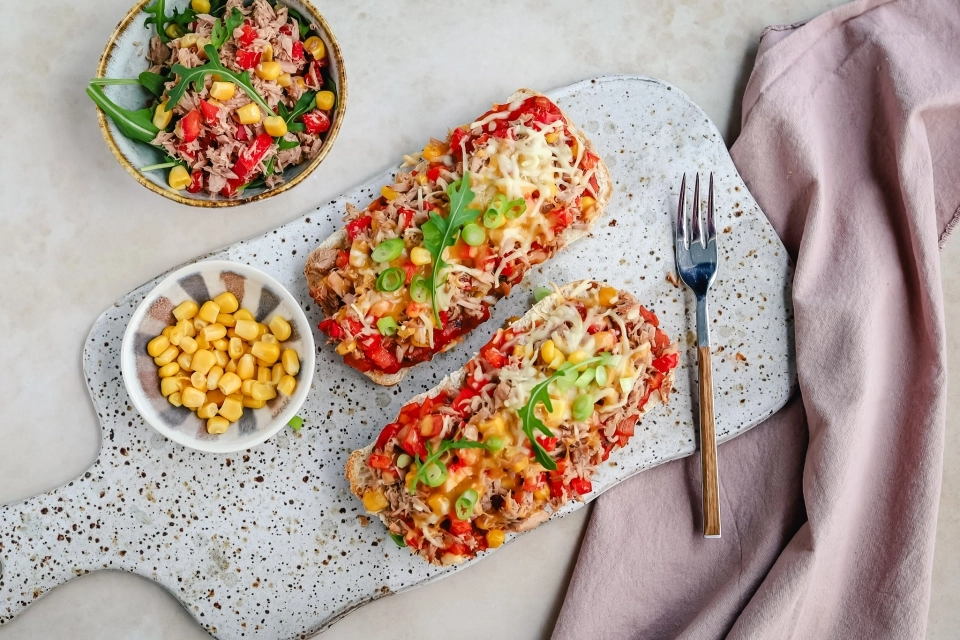 Ciabatta pizza met tonijn & paprika