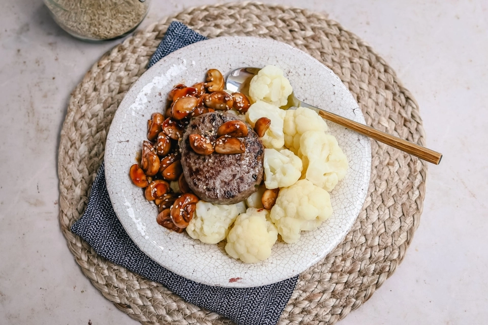 Bloemkool met ketjap champignons & tartaar