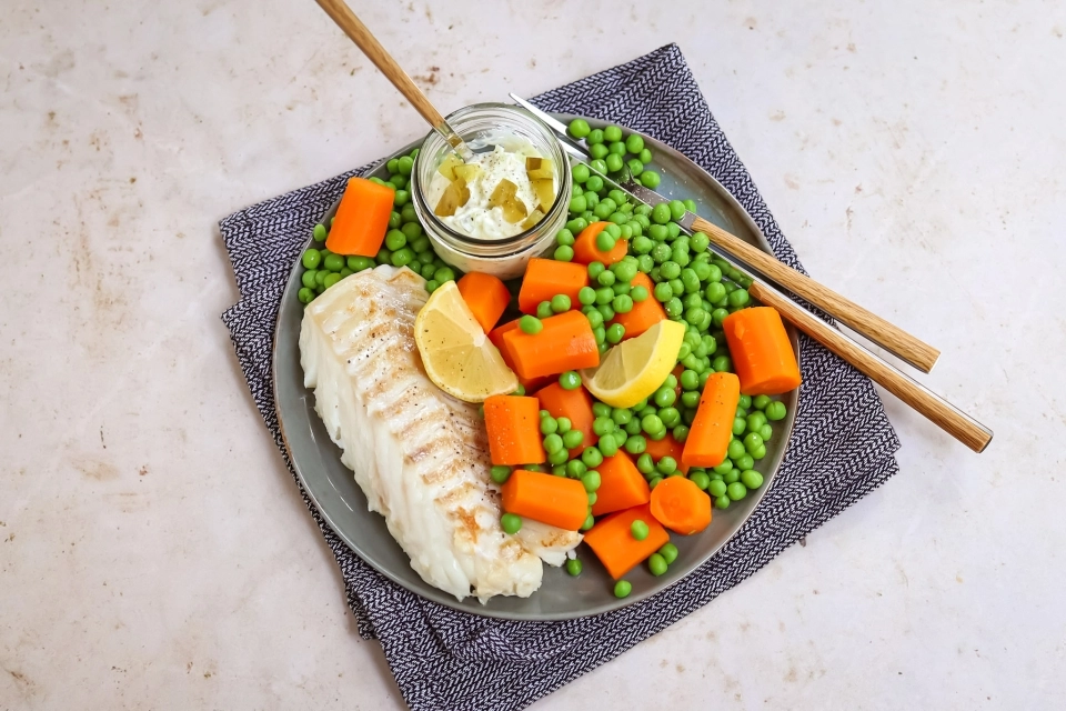 Wortel, tuinerwten & kabeljauw met remoulade