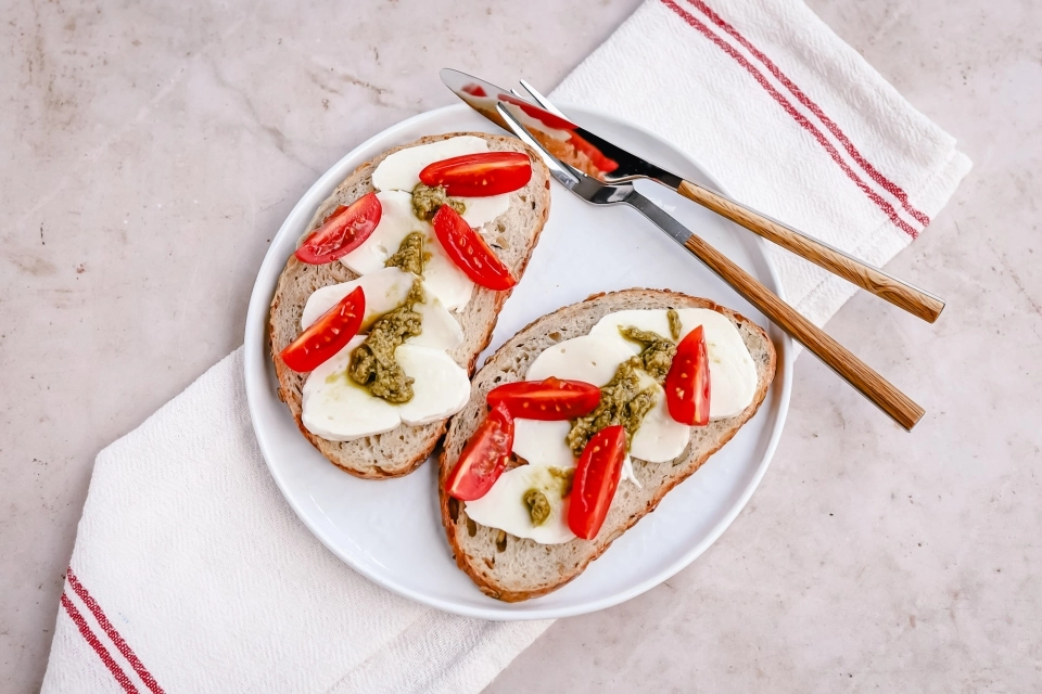 Brood met mozzarella & pesto