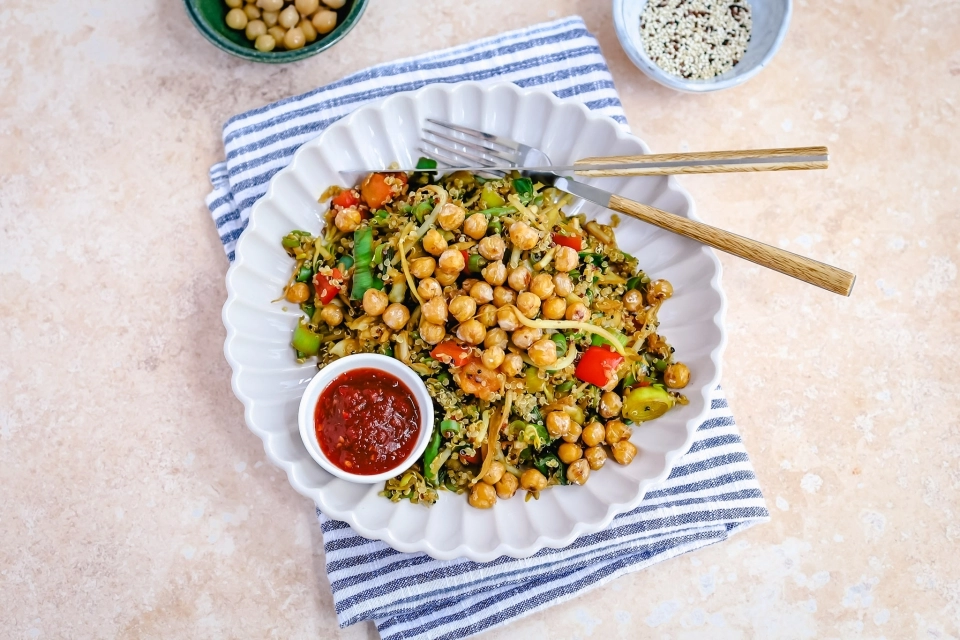Quinoa nasi met knapperige kikkererwten