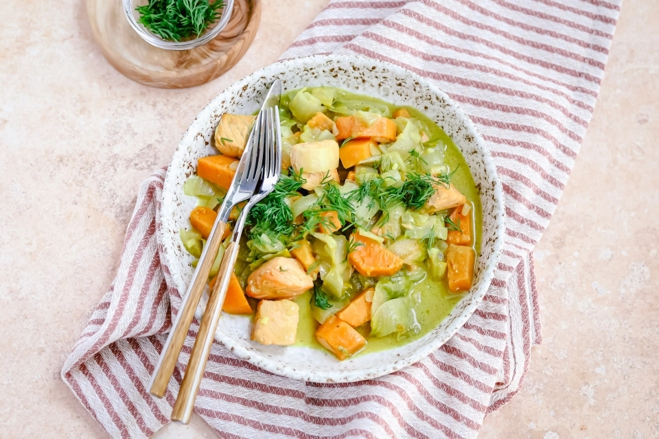 Zoete aardappel met zalm & witlof in romige saus