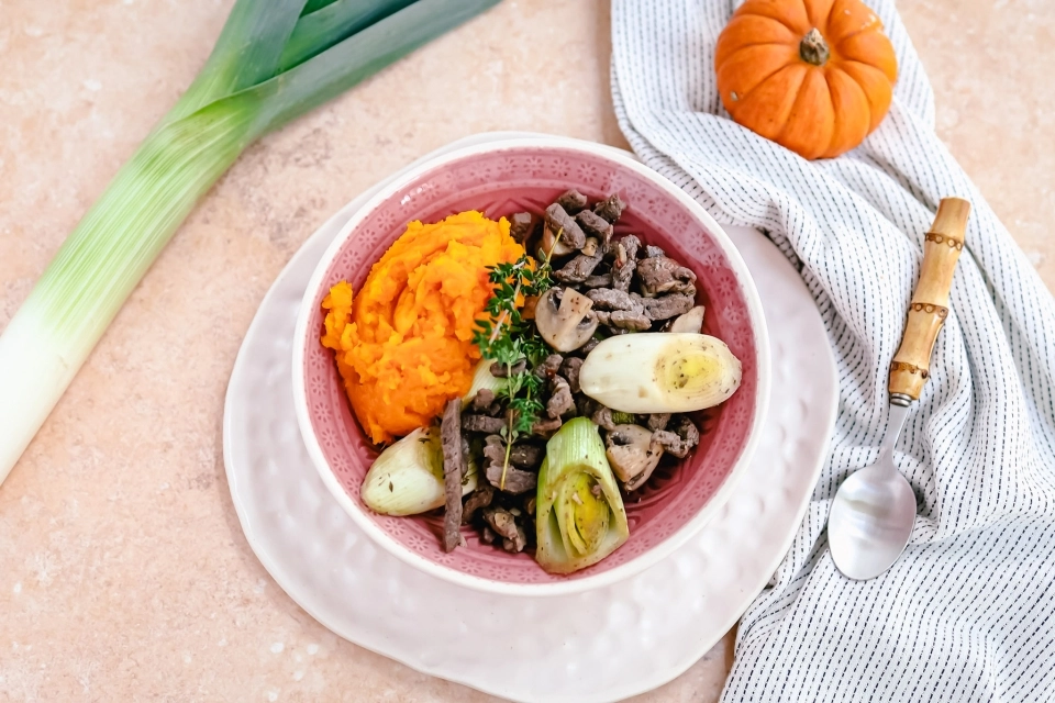 Pompoenpuree met prei, champignons & runderreepjes