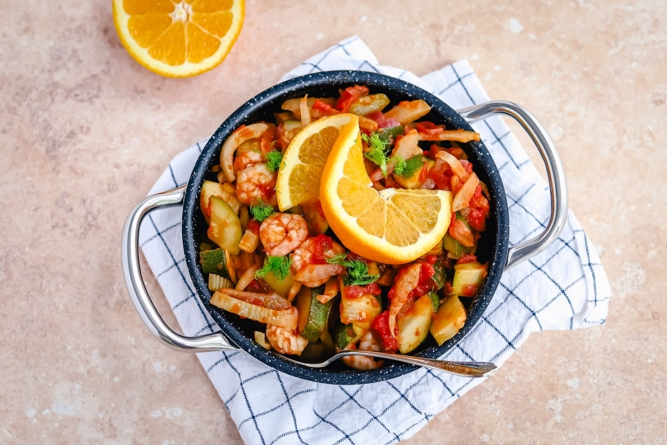 Stoofpotje met courgette, venkel & garnalen