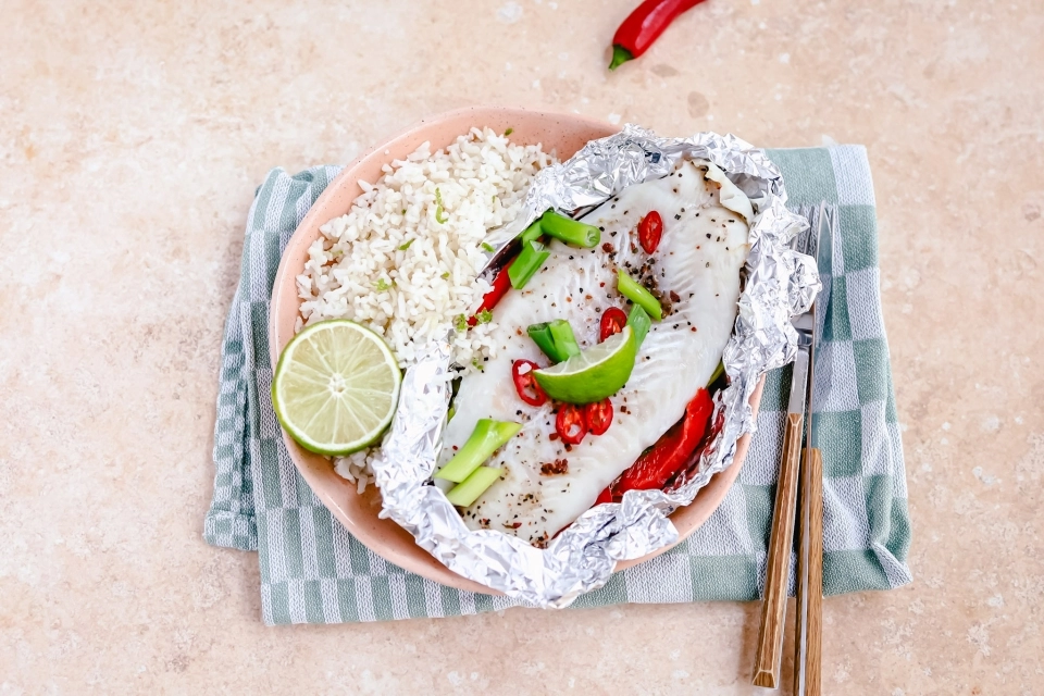 Gestoomde vis met gember & limoenrijst