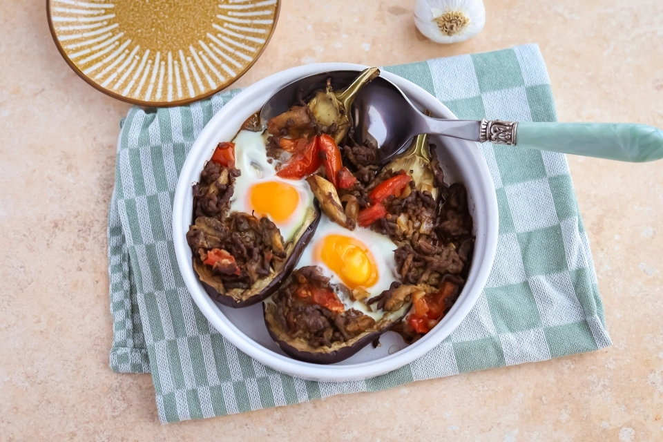 Gevulde aubergines met gehakt & ei