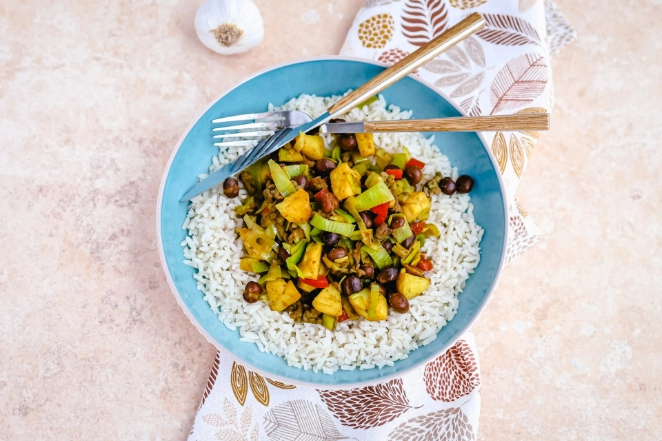 Rijst met bruine bonenschotel & appel