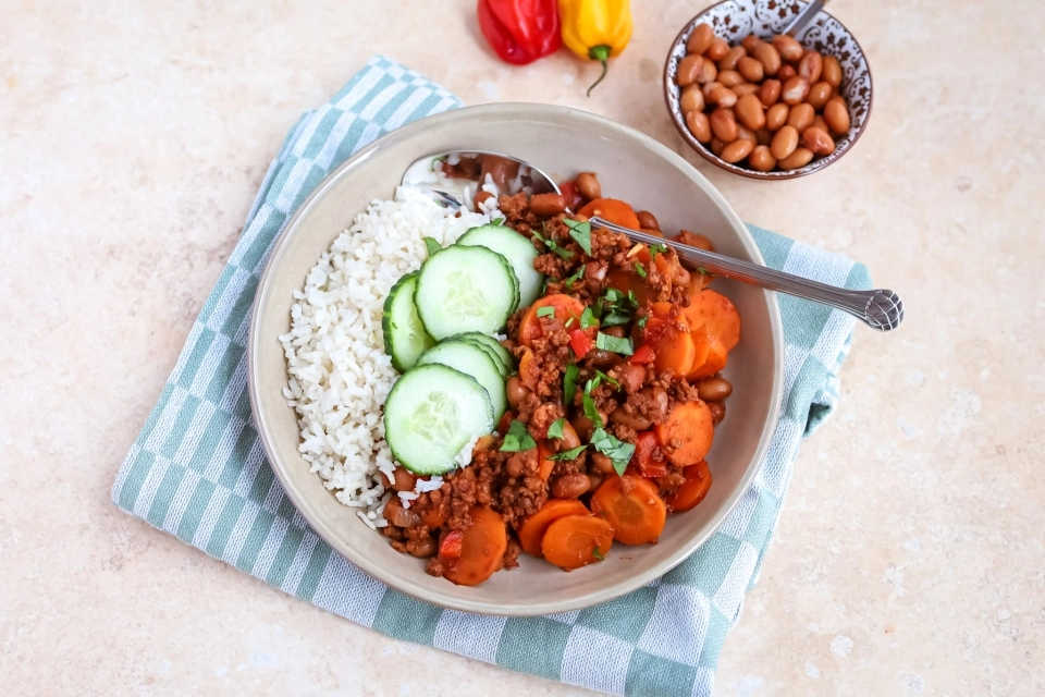 Rijst met bruine bonenschotel