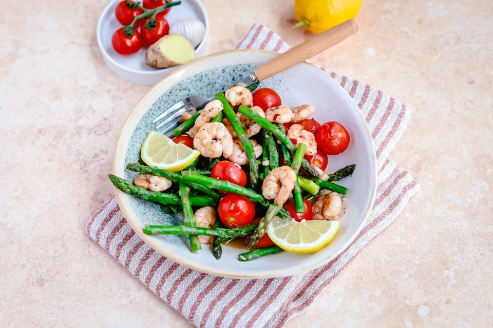 Garnalen met groene asperges & cherry tomaten