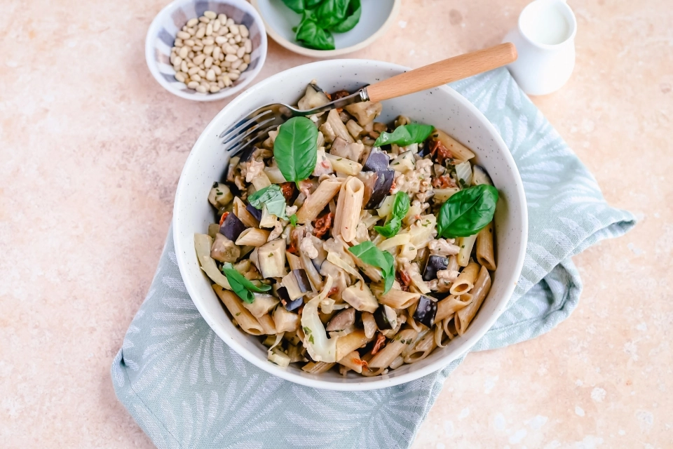 Penne met kipgehakt, venkel & aubergine
