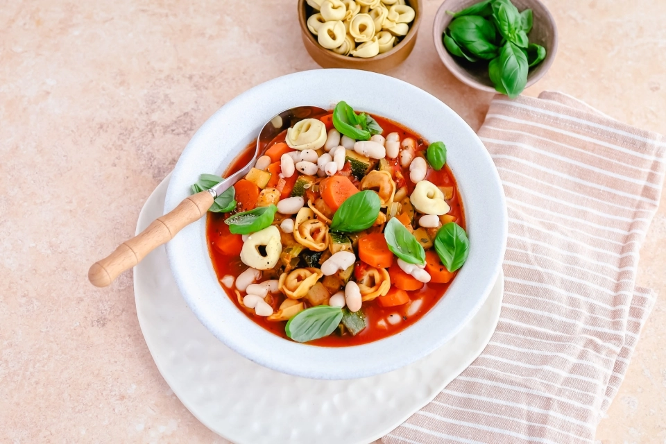 Minestronesoep met tortellini