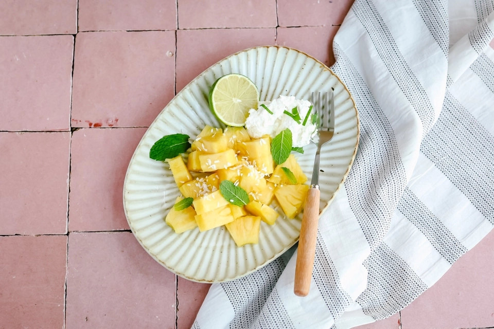 Ananas met tropische ricotta