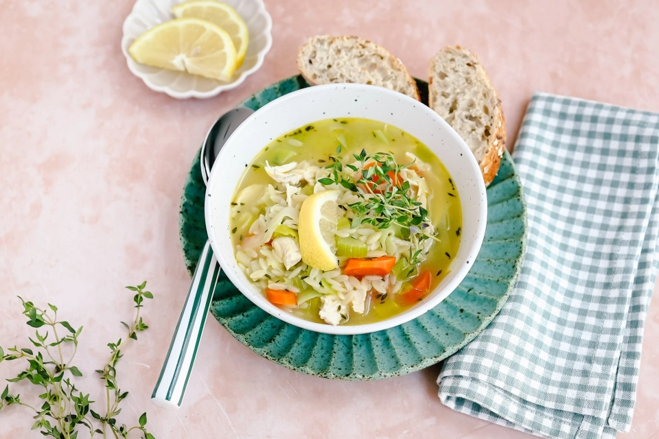 Kippensoep met orzo