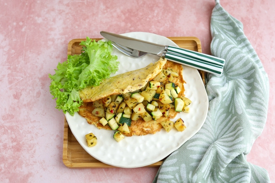 Kaasomelet met courgette & aardappel