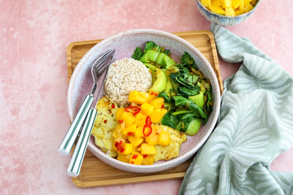 Kabeljauw met warme mangosalsa & Shanghai paksoi