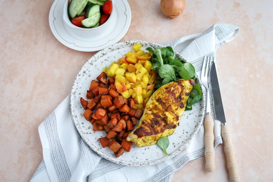 Kipfilet met hartige appelcompote & zoete aardappel