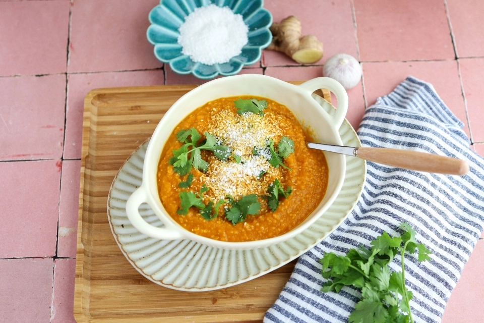 Wortelsoep met gember, kokos & couscous