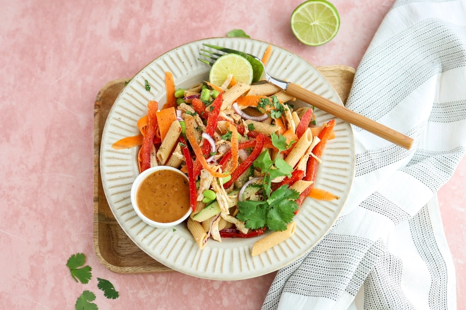 Pastasalade met Thaise kip