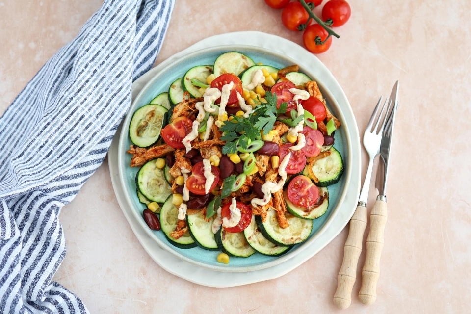 Courgette nacho's met pulled chicken