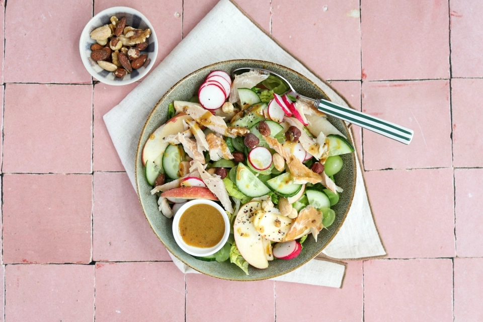 Salade met gerookte forel, appel & druiven