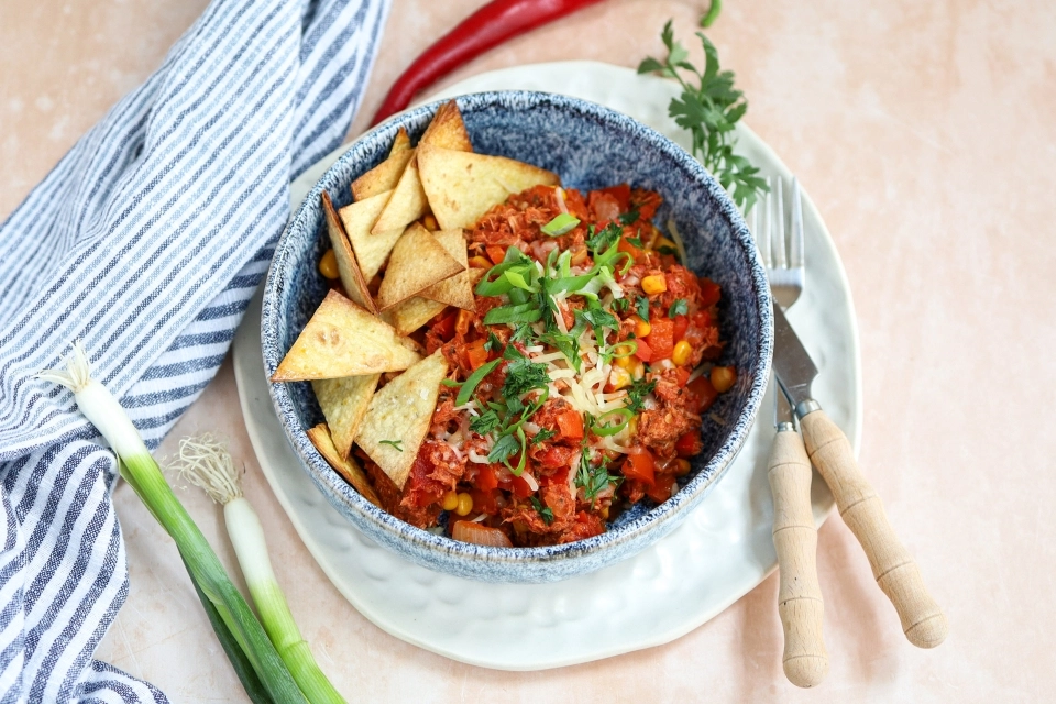Tonijn chili met tortilla nacho's