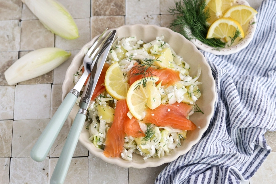 Aardappelsalade met witlof & gerookte zalm