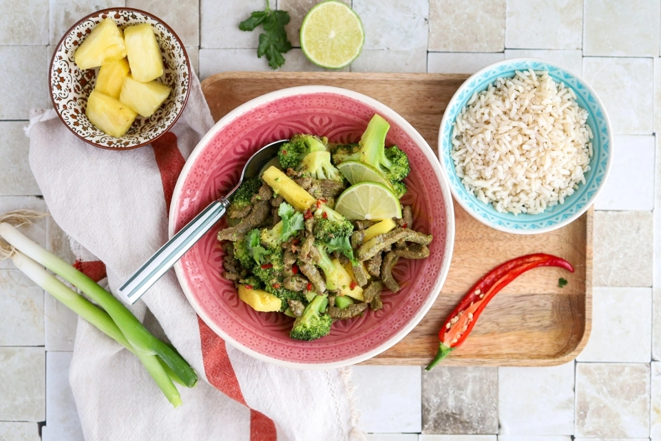 Snelle rundvleesstoof met ananas