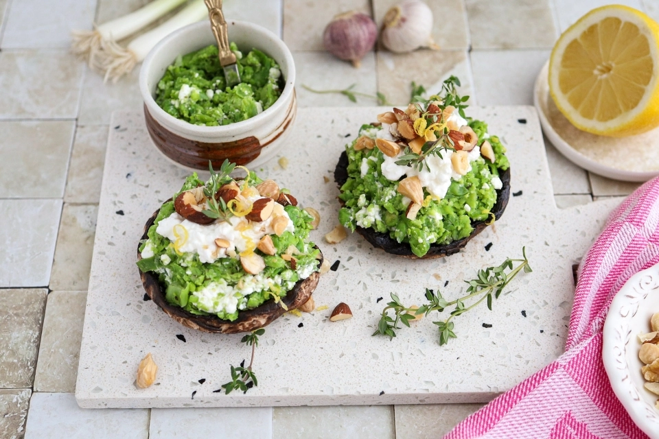 Portobello met doperwten & cottage cheese