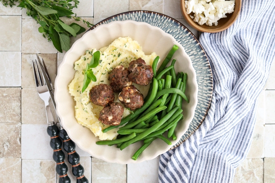 Kruidige gehaktballetjes met sperziebonen