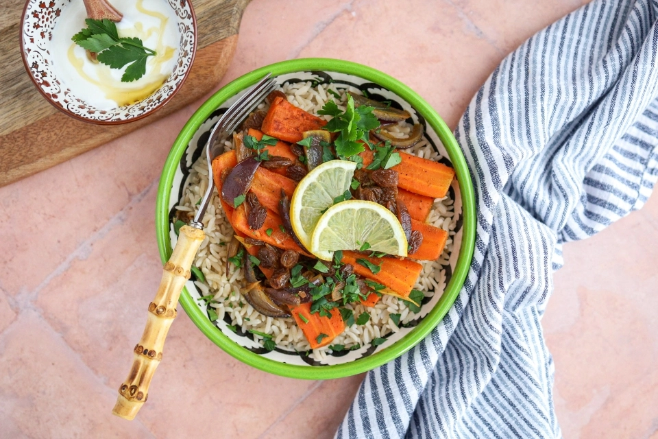 Wortelstoofschotel met eiwitrijk sausje